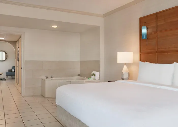 Resort & Ocean By Ihg 3*